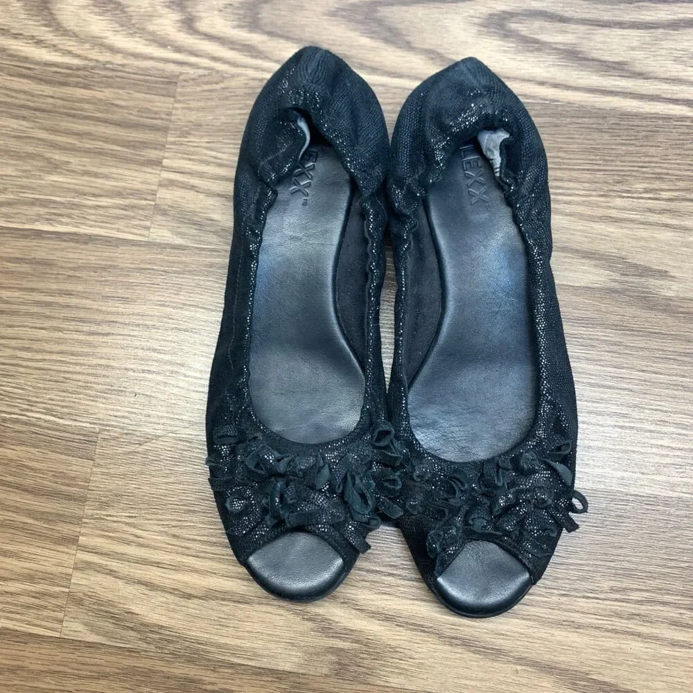 The‎ Flexx Black Sparkly Faux Leather with Multi Bows on Open Toes Flats Size 9B